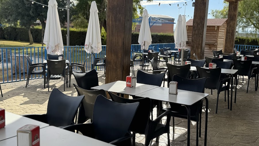 Bar Restaurante La Piscina