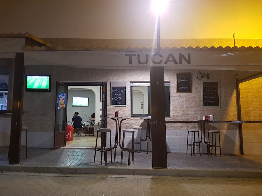 Bar Tucan y terraza