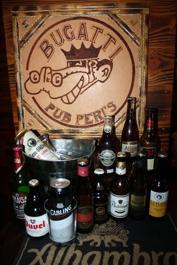 Bugatti Pub Peri's