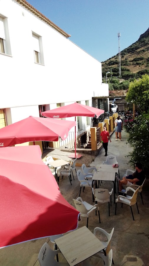 Hostal Bar Restaurante El Hacho