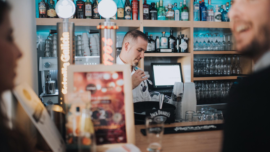 La Campana Café & Pub