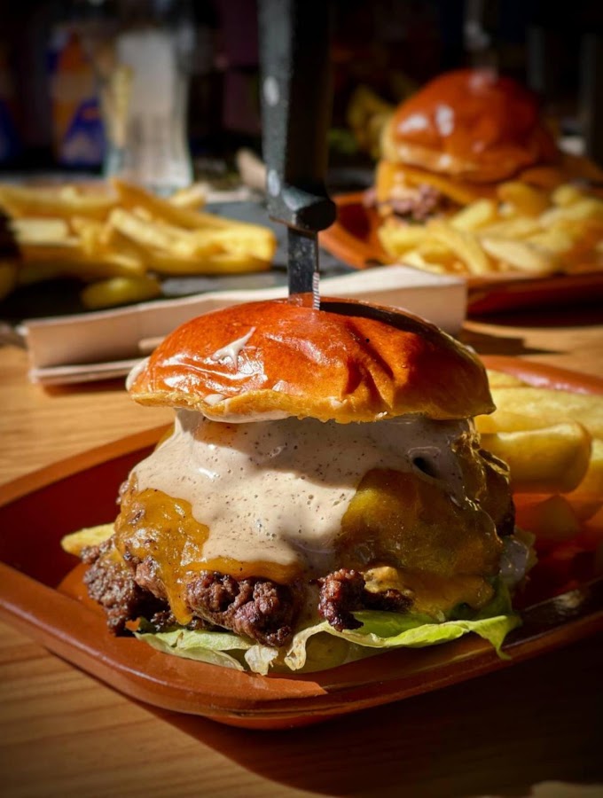 Mr Mamut Burger