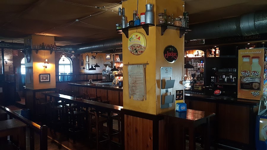 Pub THE CORNER HOUSE