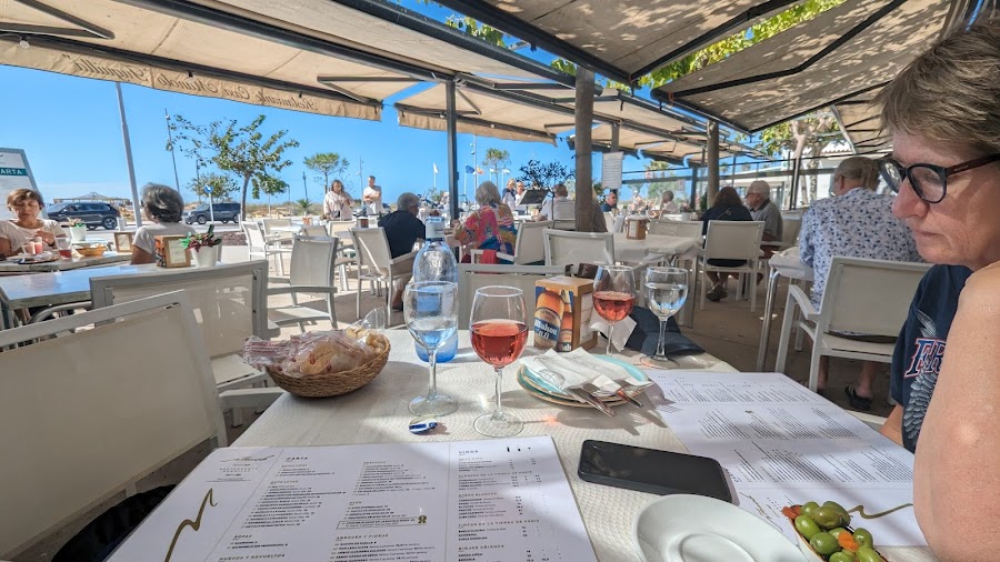 Restaurante Casa Manolo Fuguilla Conil ( PASEO MARÍTIMO).