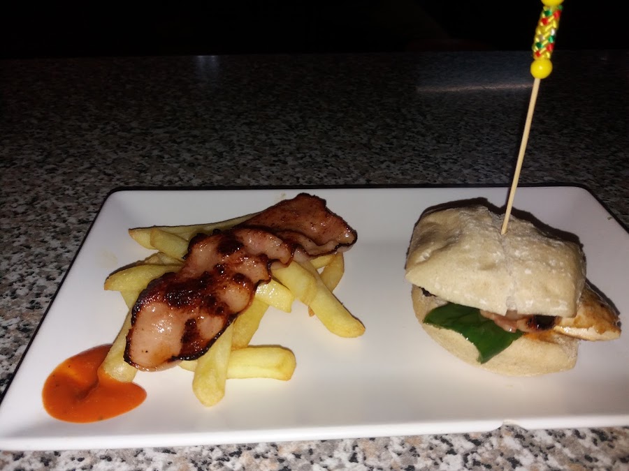 Restaurante PIZZERIA La Piscina