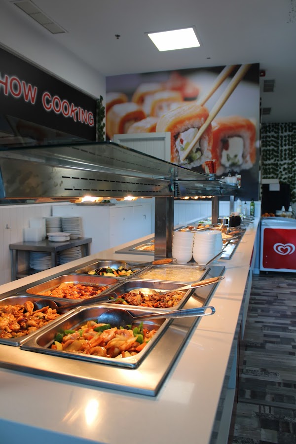 Wok & Sushi